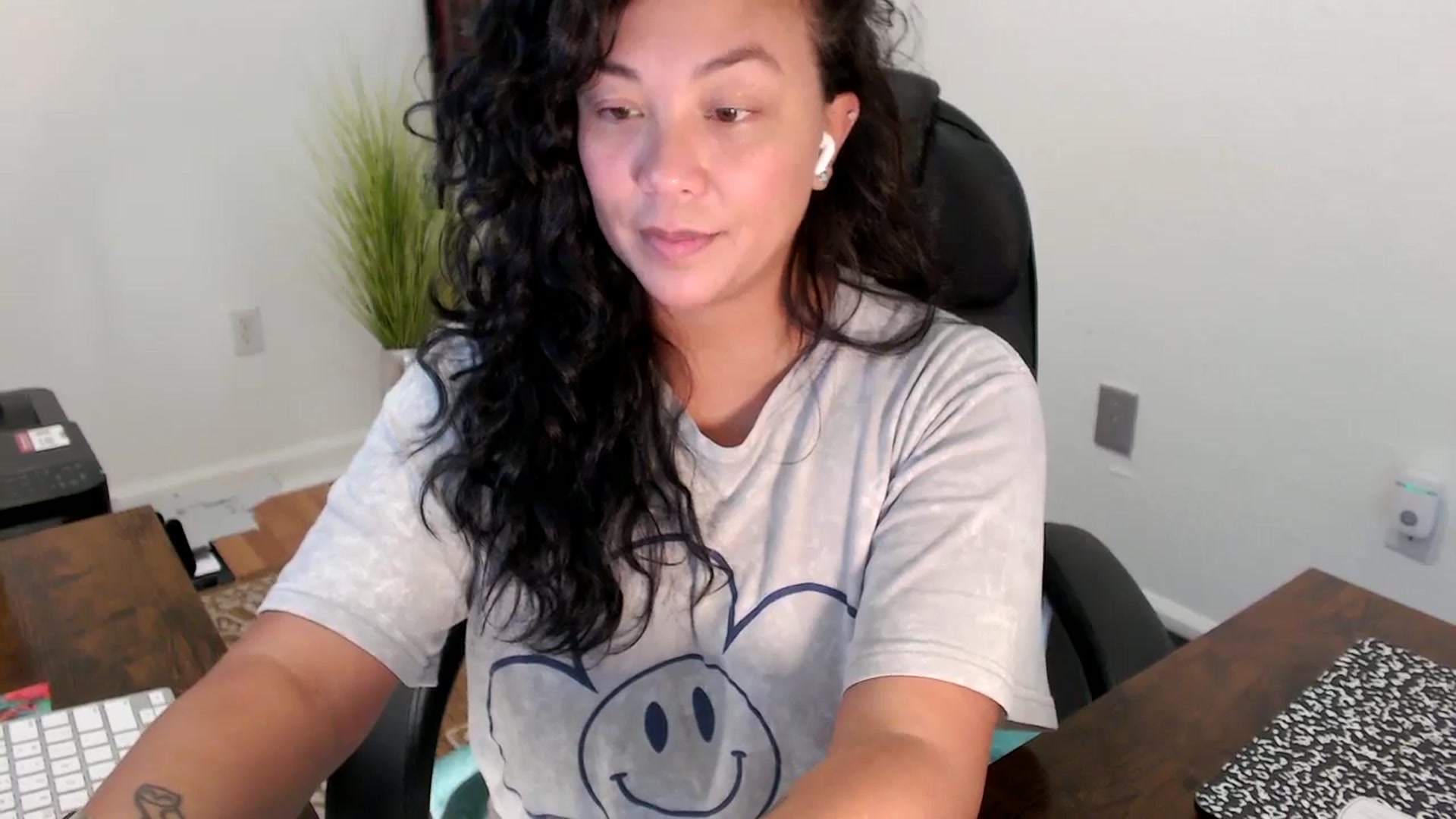 Gallery image thumbnail from MickaylaStar's myfreecams stream on, 08/15/2025, 19:54 image 4 of 20