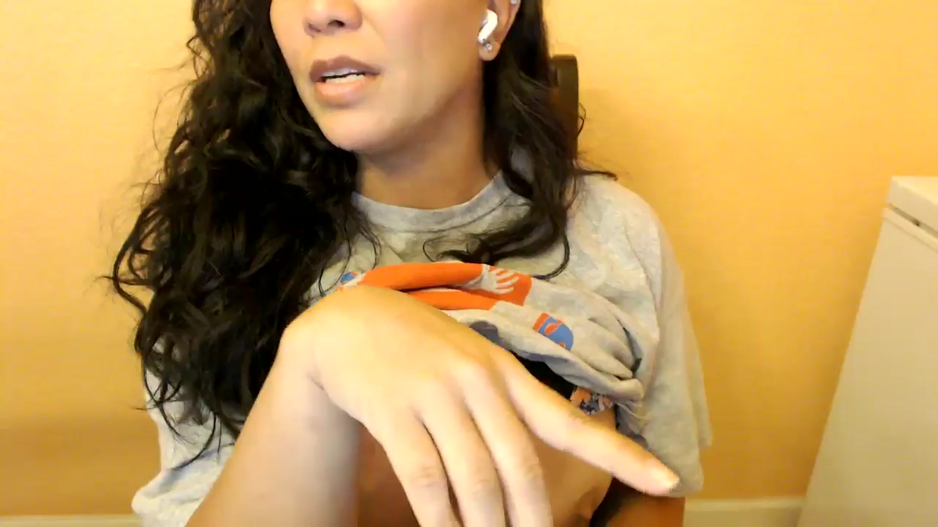 Gallery image thumbnail from MickaylaStar's myfreecams stream on, 08/16/2025, 21:46 image 15 of 20