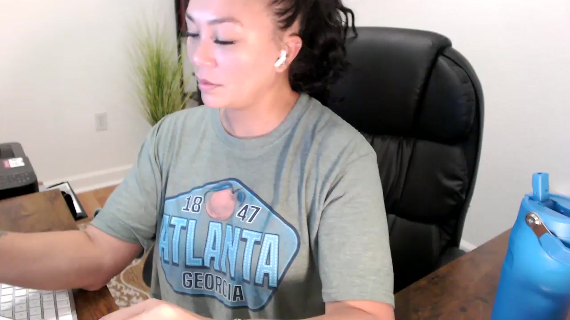 Gallery image thumbnail from MickaylaStar's myfreecams stream on, 08/18/2025, 14:16 image 18 of 20