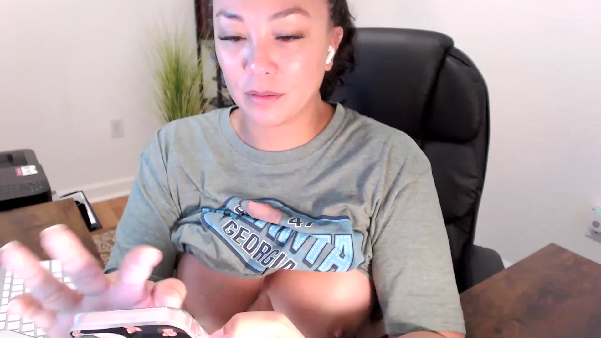 Gallery image thumbnail from MickaylaStar's myfreecams stream on, 08/18/2025, 14:16 image 4 of 20