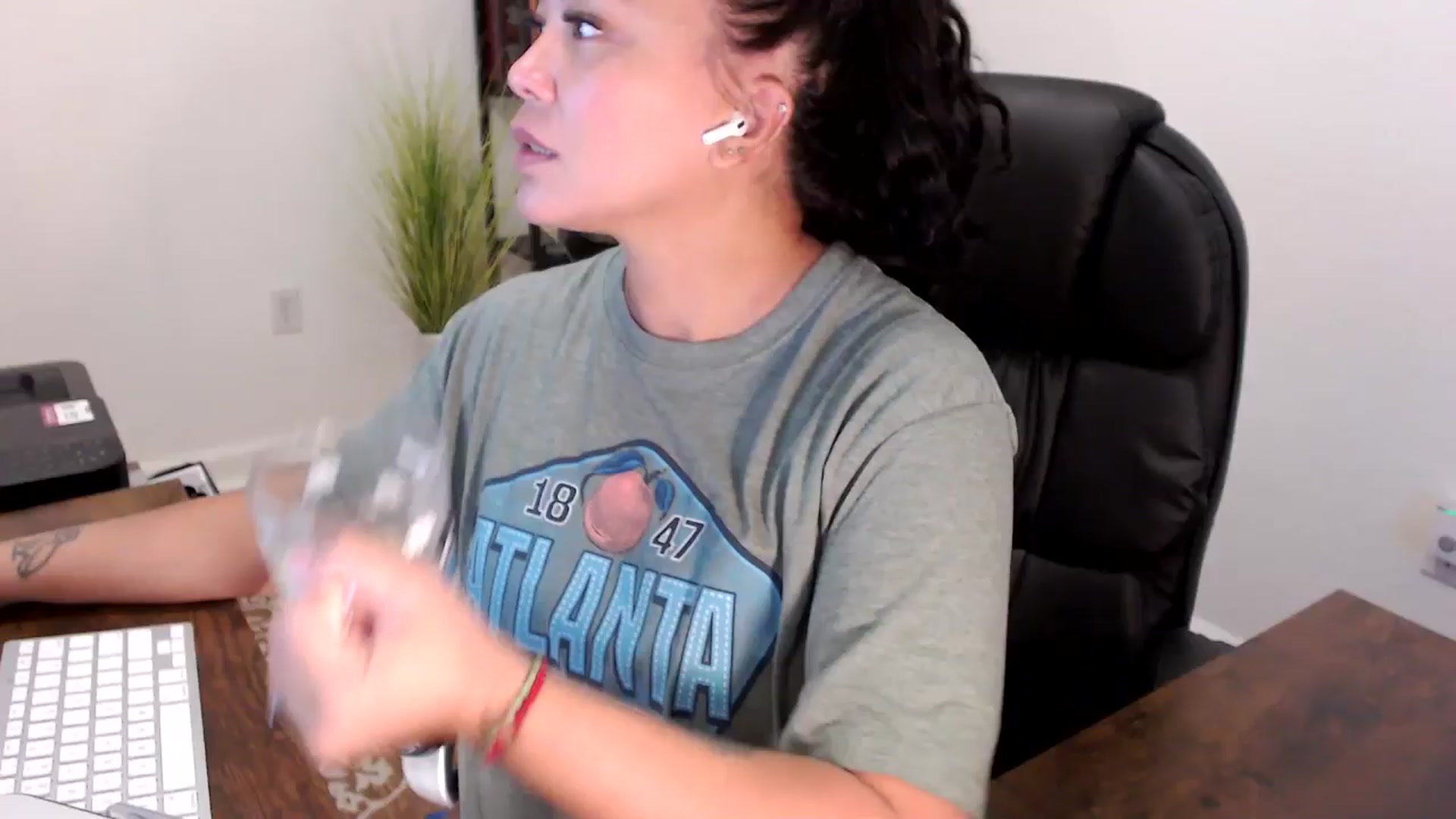 Gallery image thumbnail from MickaylaStar's myfreecams stream on, 08/18/2025, 14:16 image 1 of 20