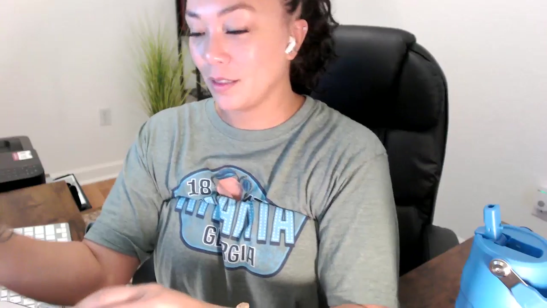Gallery image thumbnail from MickaylaStar's myfreecams stream on, 08/18/2025, 14:16 image 8 of 20