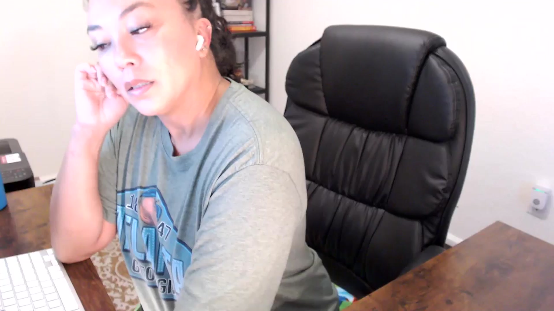 Gallery image thumbnail from MickaylaStar's myfreecams stream on, 08/18/2025, 14:55 image 13 of 20