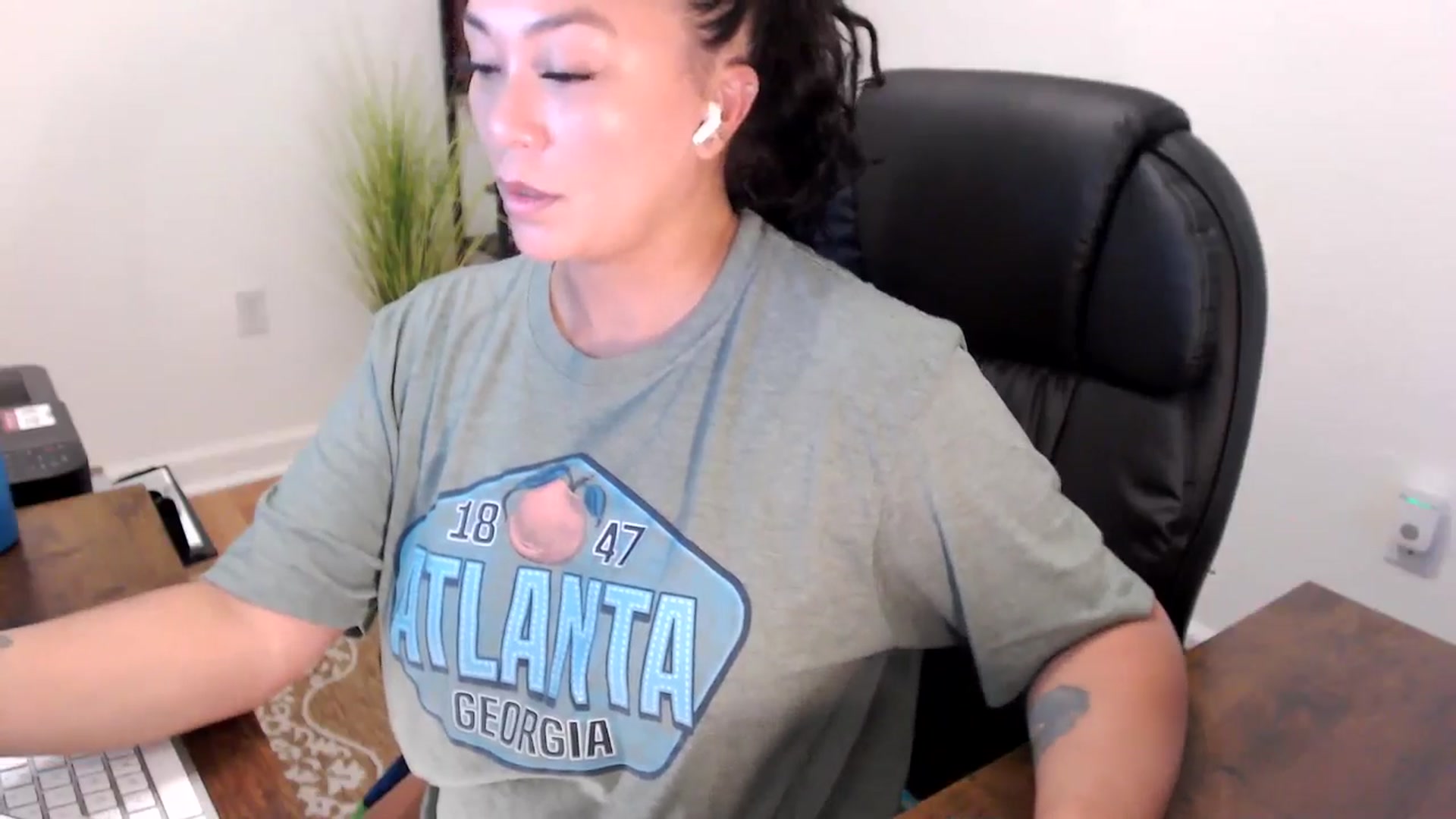 Gallery image thumbnail from MickaylaStar's myfreecams stream on, 08/18/2025, 14:55 image 18 of 20