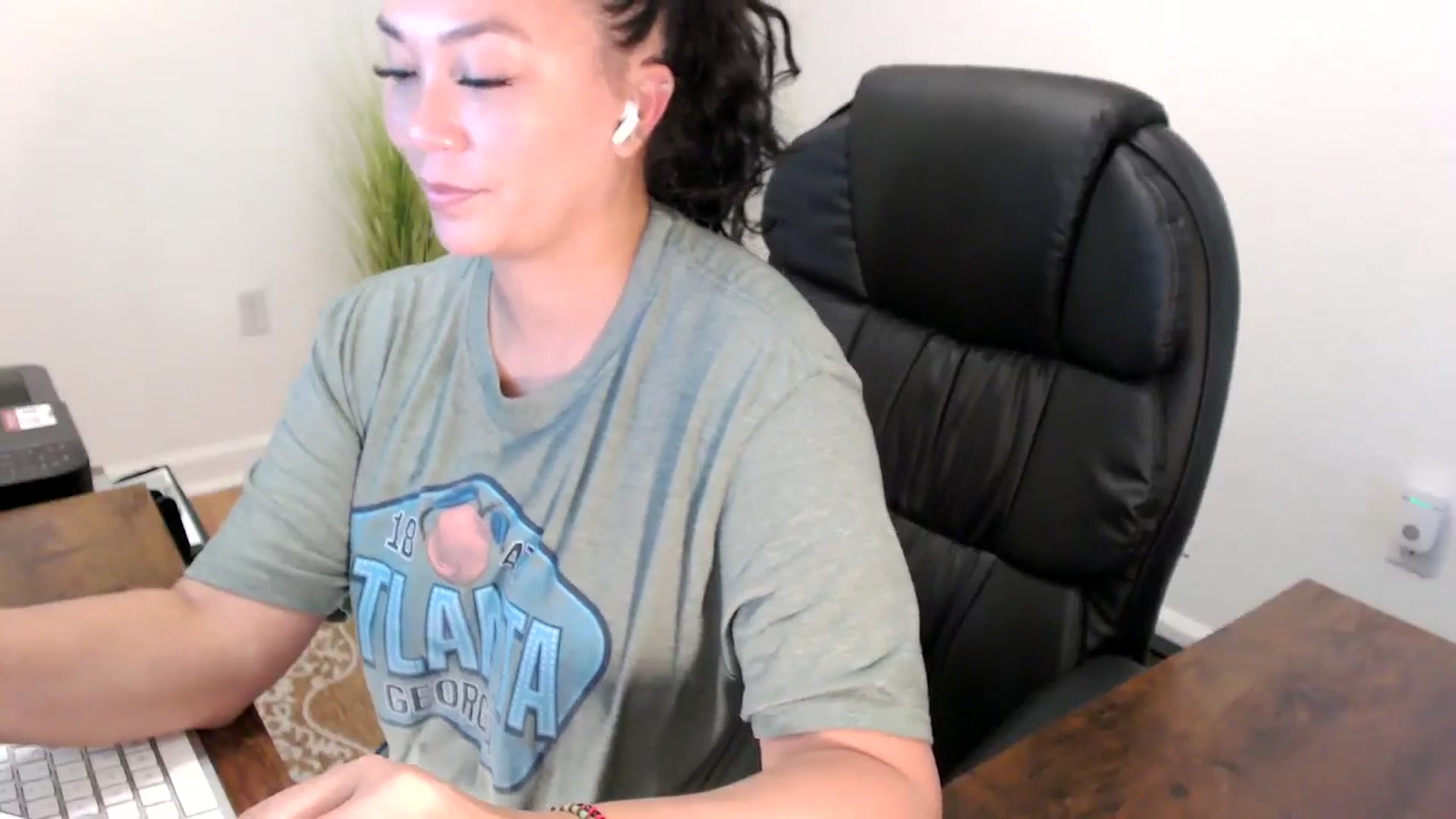 Gallery image thumbnail from MickaylaStar's myfreecams stream on, 08/18/2025, 14:55 image 7 of 20