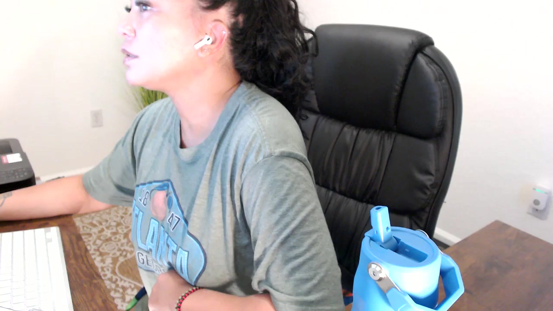 Gallery image thumbnail from MickaylaStar's myfreecams stream on, 08/18/2025, 14:55 image 2 of 20