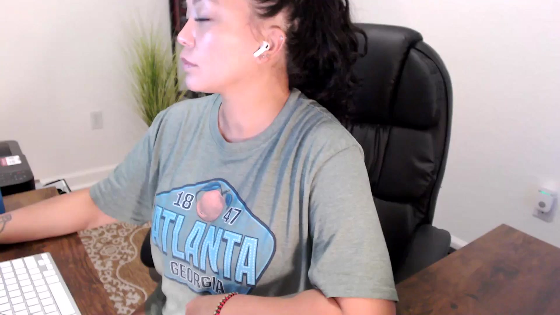 Gallery image thumbnail from MickaylaStar's myfreecams stream on, 08/18/2025, 15:13 image 19 of 20