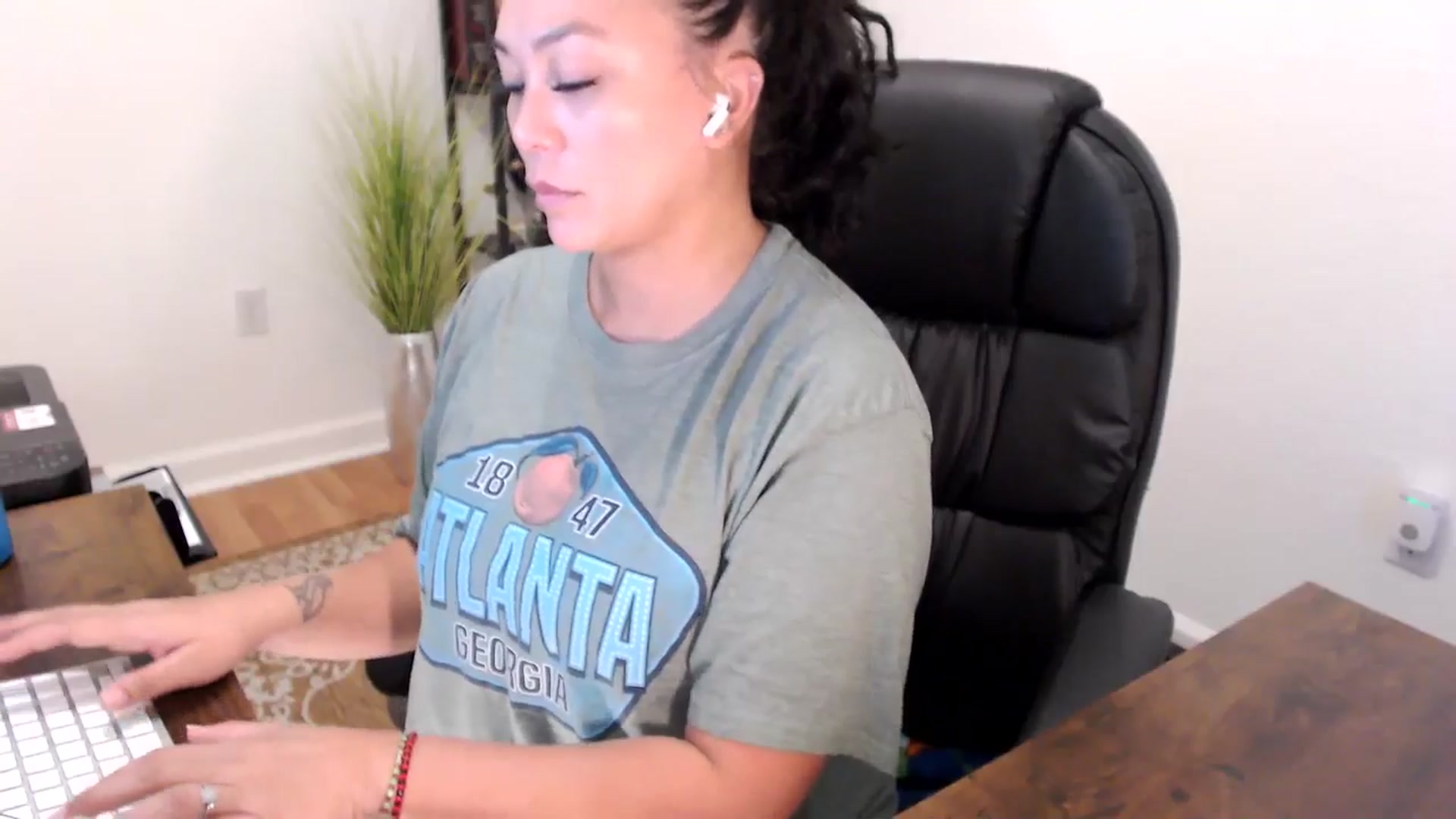 Gallery image thumbnail from MickaylaStar's myfreecams stream on, 08/18/2025, 15:13 image 20 of 20
