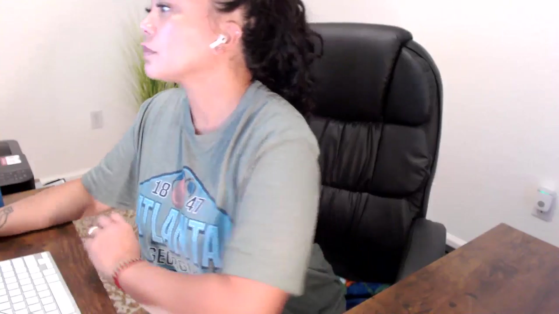 Gallery image thumbnail from MickaylaStar's myfreecams stream on, 08/18/2025, 15:13 image 14 of 20