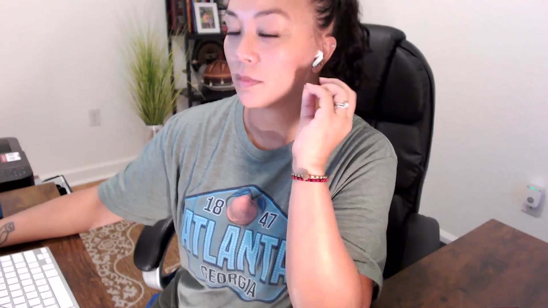 Gallery image thumbnail from MickaylaStar's myfreecams stream on, 08/18/2025, 15:37 image 2 of 20
