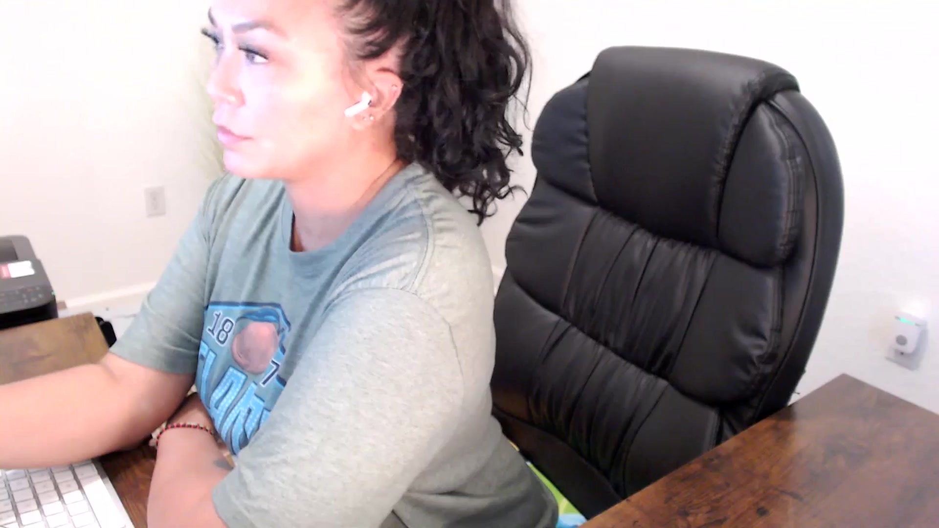 Gallery image thumbnail from MickaylaStar's myfreecams stream on, 08/18/2025, 16:38 image 3 of 20