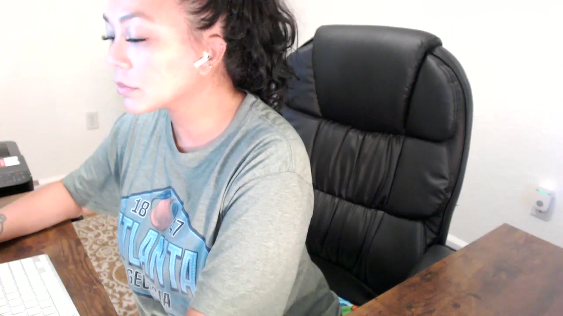 Gallery image thumbnail from MickaylaStar's myfreecams stream on, 08/18/2025, 16:38 image 9 of 20