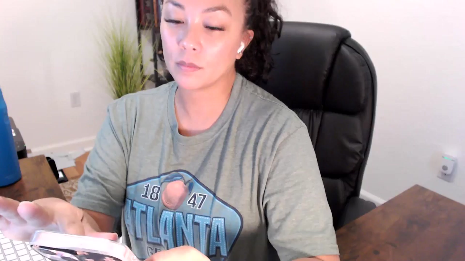 Gallery image thumbnail from MickaylaStar's myfreecams stream on, 08/18/2025, 16:58 image 2 of 20