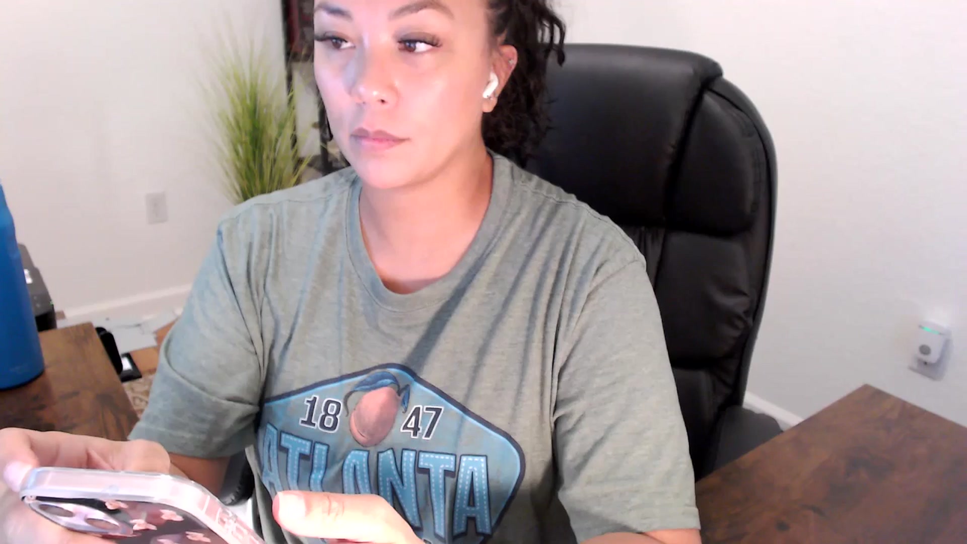 Gallery image thumbnail from MickaylaStar's myfreecams stream on, 08/18/2025, 16:58 image 5 of 20