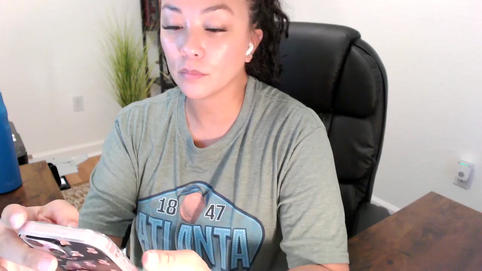 Gallery image thumbnail from MickaylaStar's myfreecams stream on, 08/18/2025, 16:58 image 4 of 20