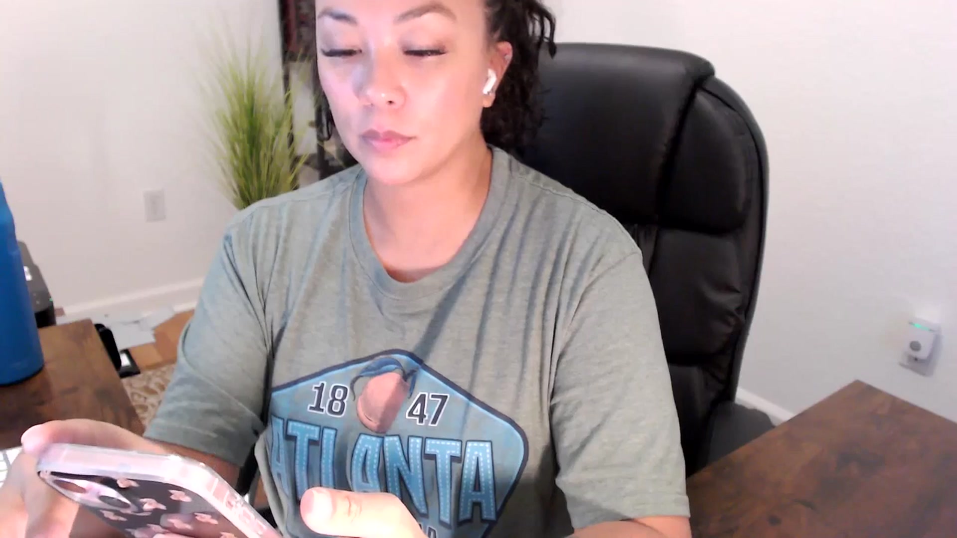 Gallery image thumbnail from MickaylaStar's myfreecams stream on, 08/18/2025, 16:58 image 8 of 20