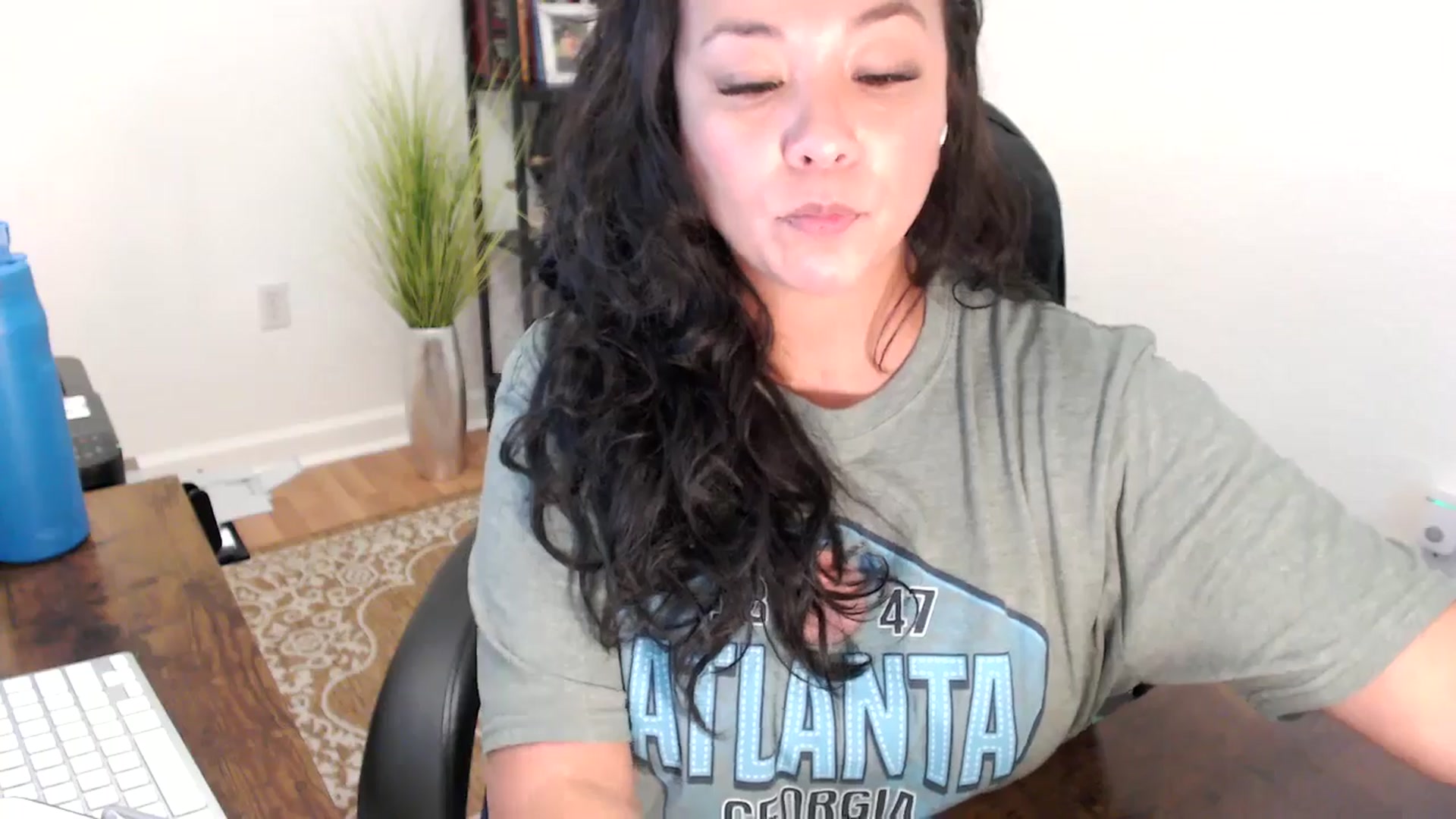 Gallery image thumbnail from MickaylaStar's myfreecams stream on, 08/18/2025, 17:39 image 9 of 20