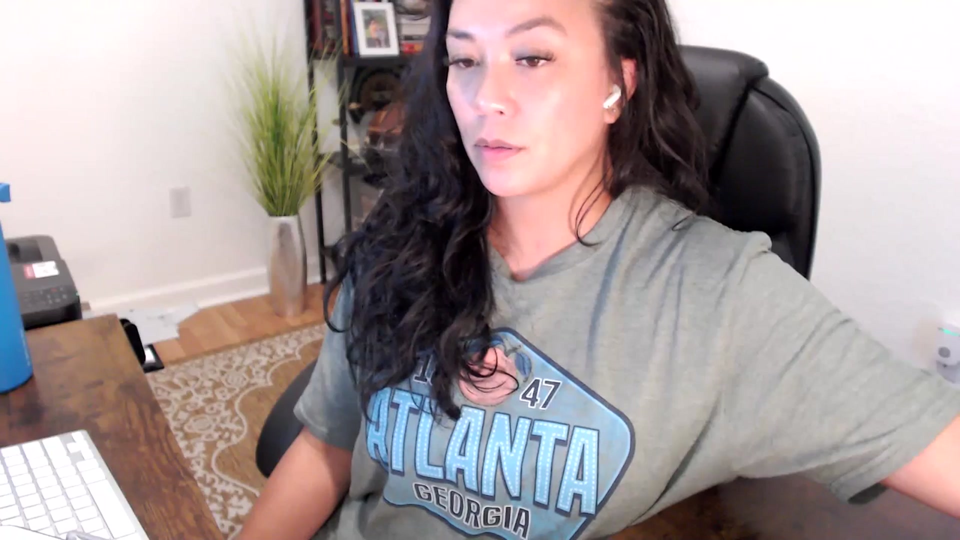 Gallery image thumbnail from MickaylaStar's myfreecams stream on, 08/18/2025, 17:39 image 17 of 20