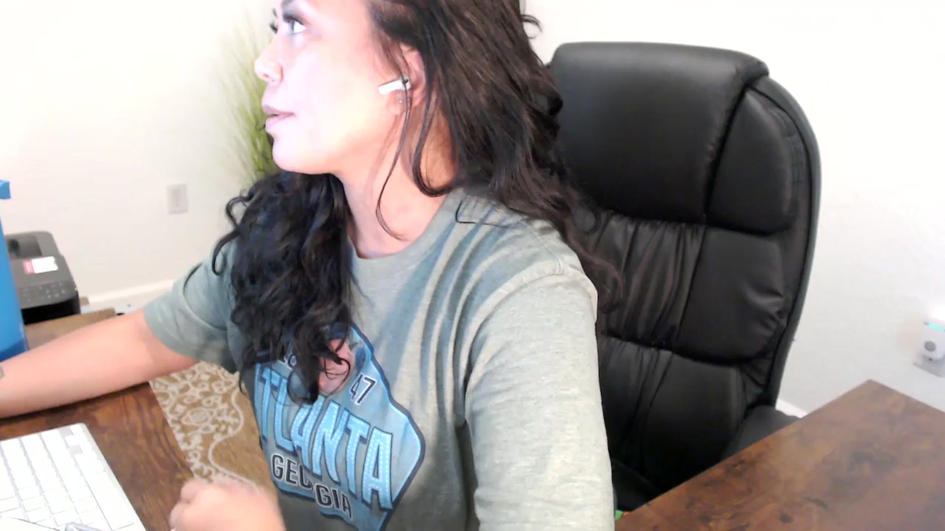 Gallery image thumbnail from MickaylaStar's myfreecams stream on, 08/18/2025, 17:39 image 15 of 20