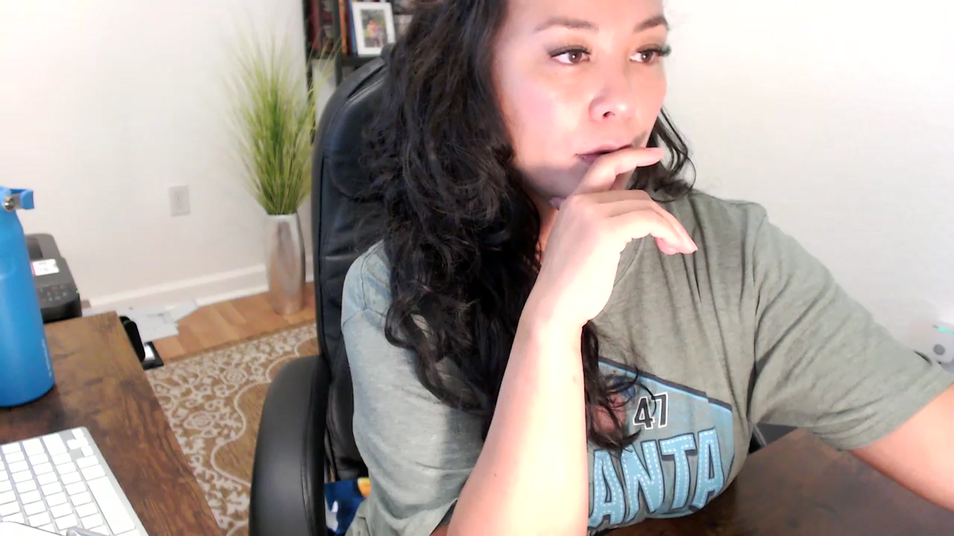 Gallery image thumbnail from MickaylaStar's myfreecams stream on, 08/18/2025, 17:39 image 10 of 20