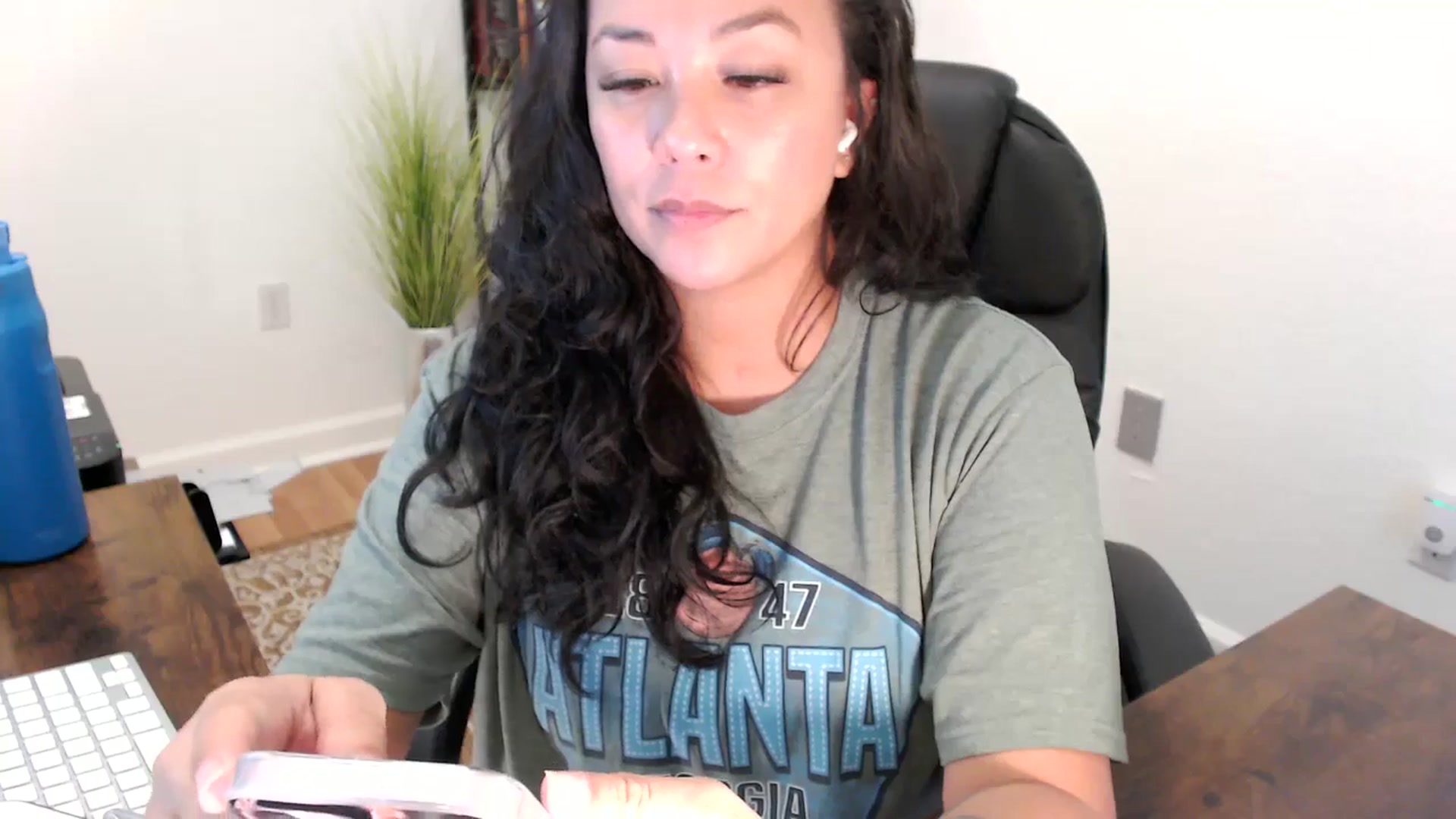 Gallery image thumbnail from MickaylaStar's myfreecams stream on, 08/18/2025, 17:39 image 8 of 20
