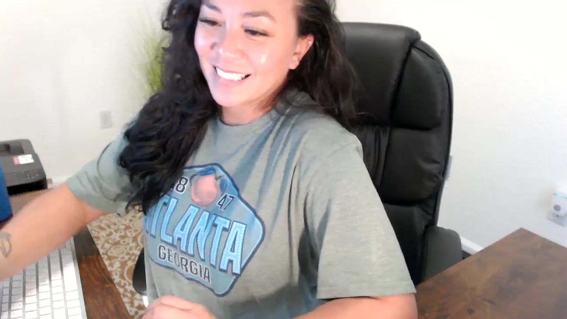 Gallery image thumbnail from MickaylaStar's myfreecams stream on, 08/18/2025, 19:37 image 19 of 20