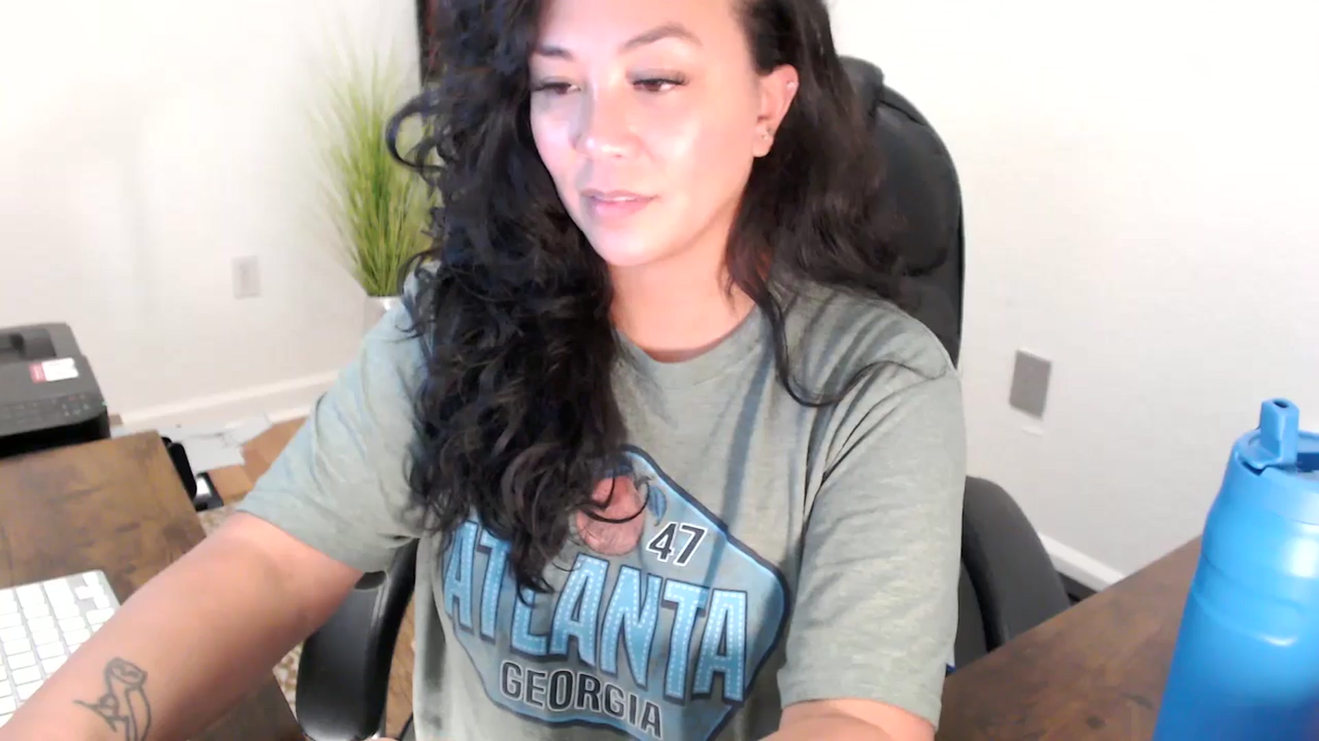 Gallery image thumbnail from MickaylaStar's myfreecams stream on, 08/18/2025, 19:37 image 4 of 20