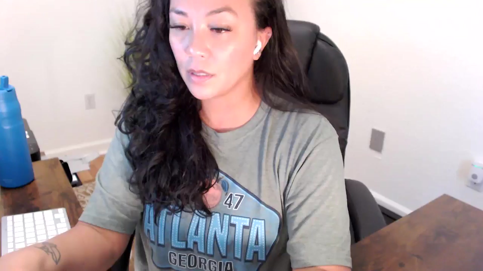 Gallery image thumbnail from MickaylaStar's myfreecams stream on, 08/18/2025, 20:21 image 17 of 20