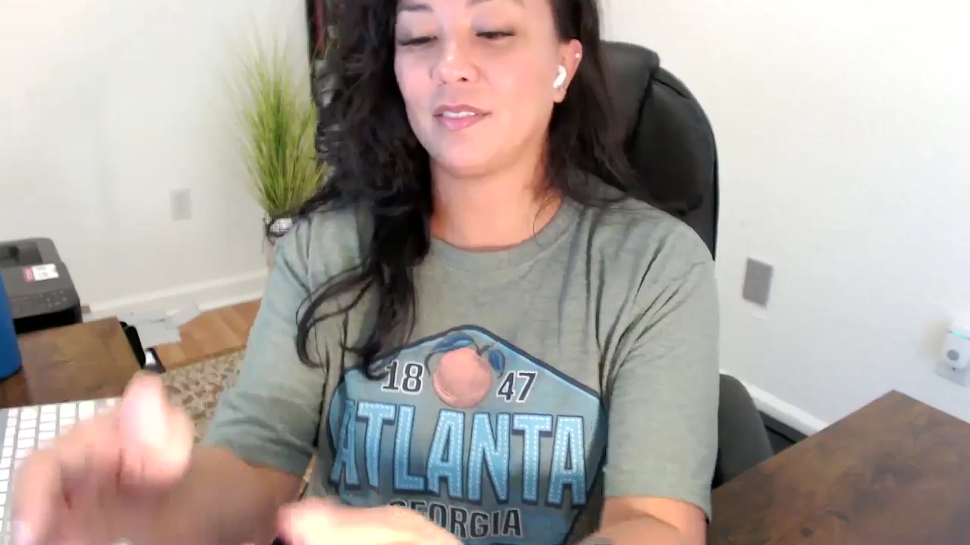 Gallery image thumbnail from MickaylaStar's myfreecams stream on, 08/18/2025, 20:21 image 7 of 20