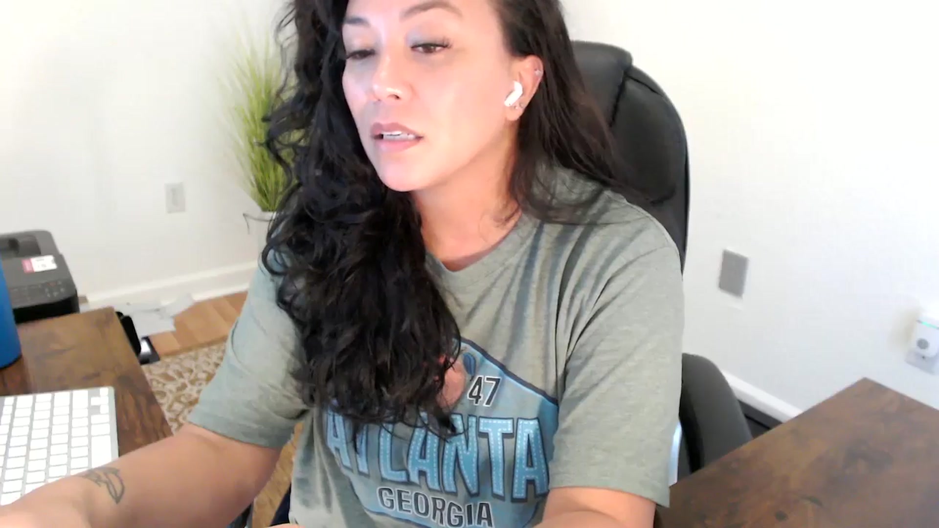 Gallery image thumbnail from MickaylaStar's myfreecams stream on, 08/18/2025, 20:21 image 14 of 20