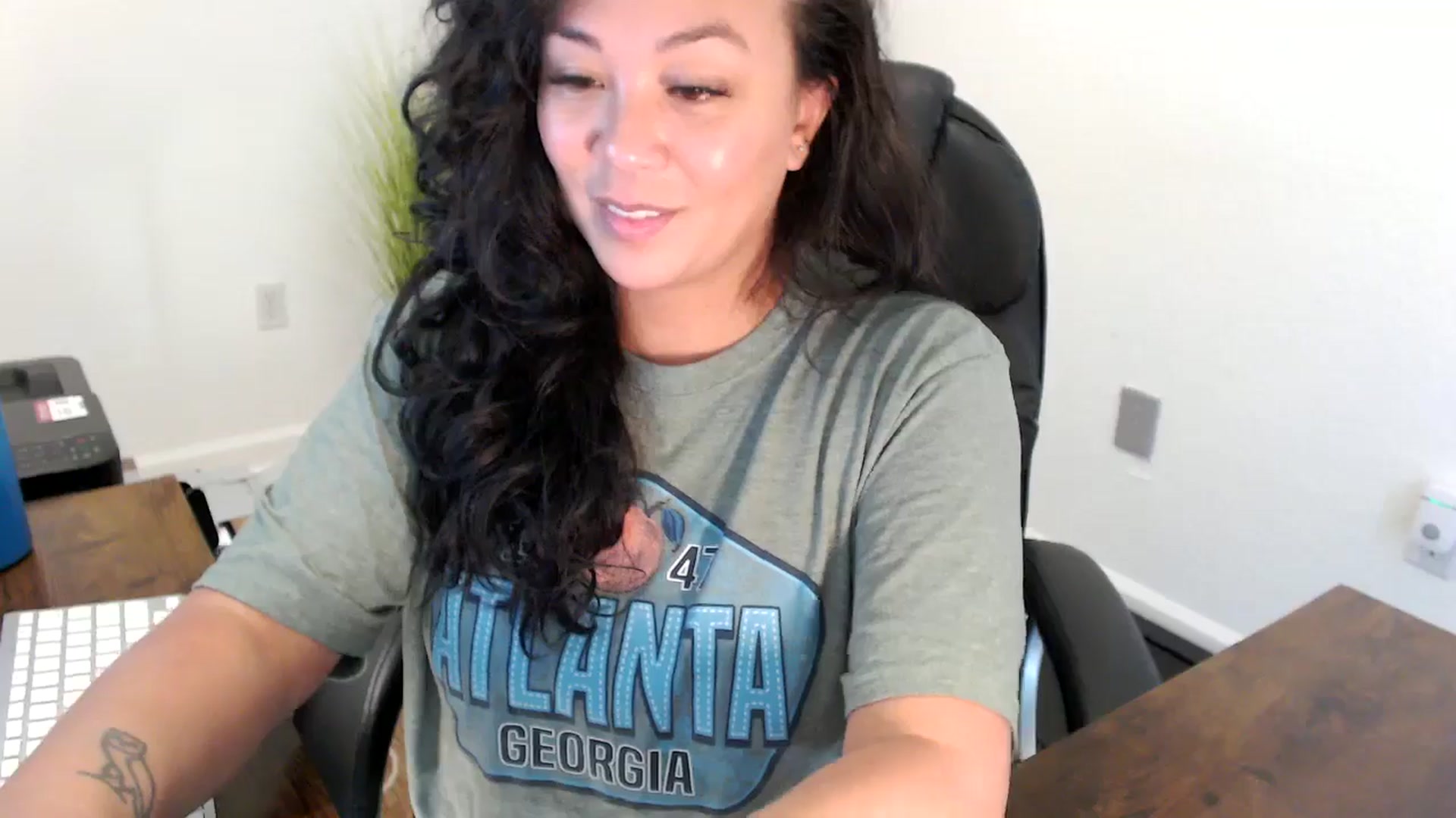 Gallery image thumbnail from MickaylaStar's myfreecams stream on, 08/18/2025, 20:21 image 3 of 20