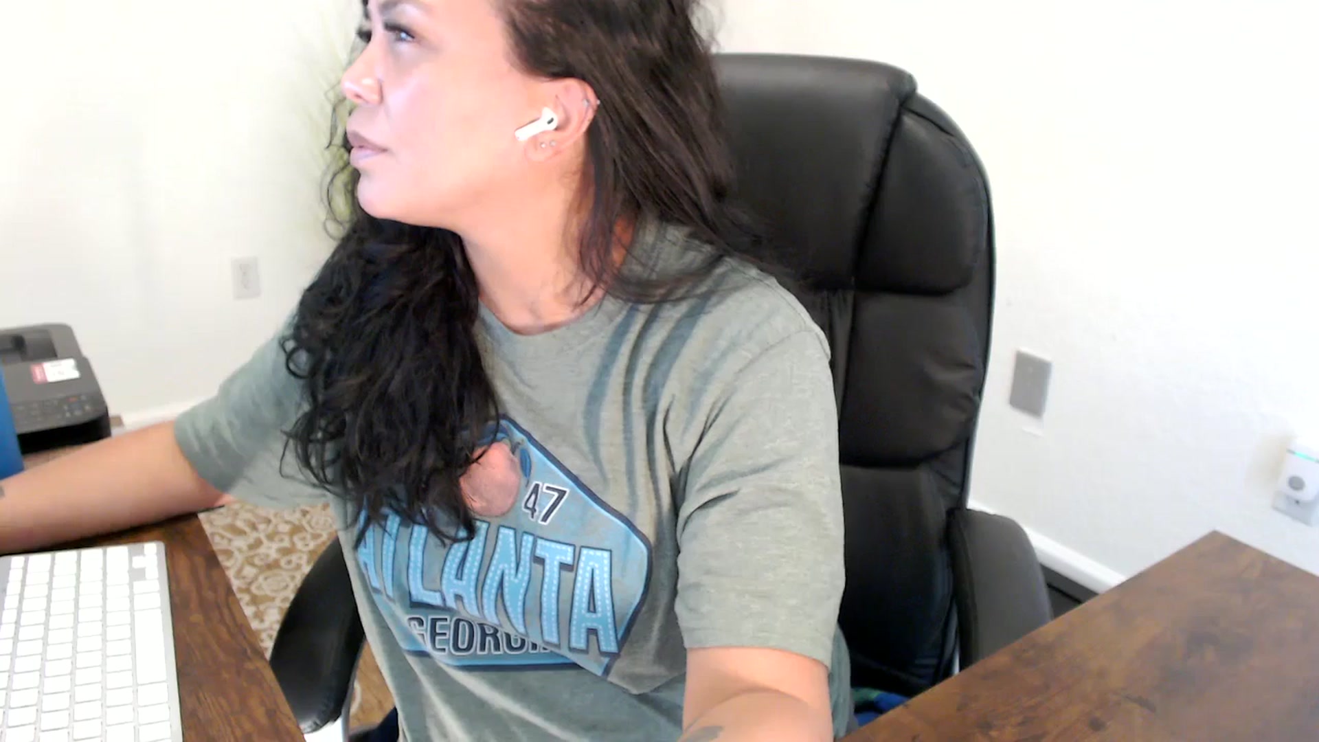 Gallery image thumbnail from MickaylaStar's myfreecams stream on, 08/18/2025, 20:21 image 11 of 20