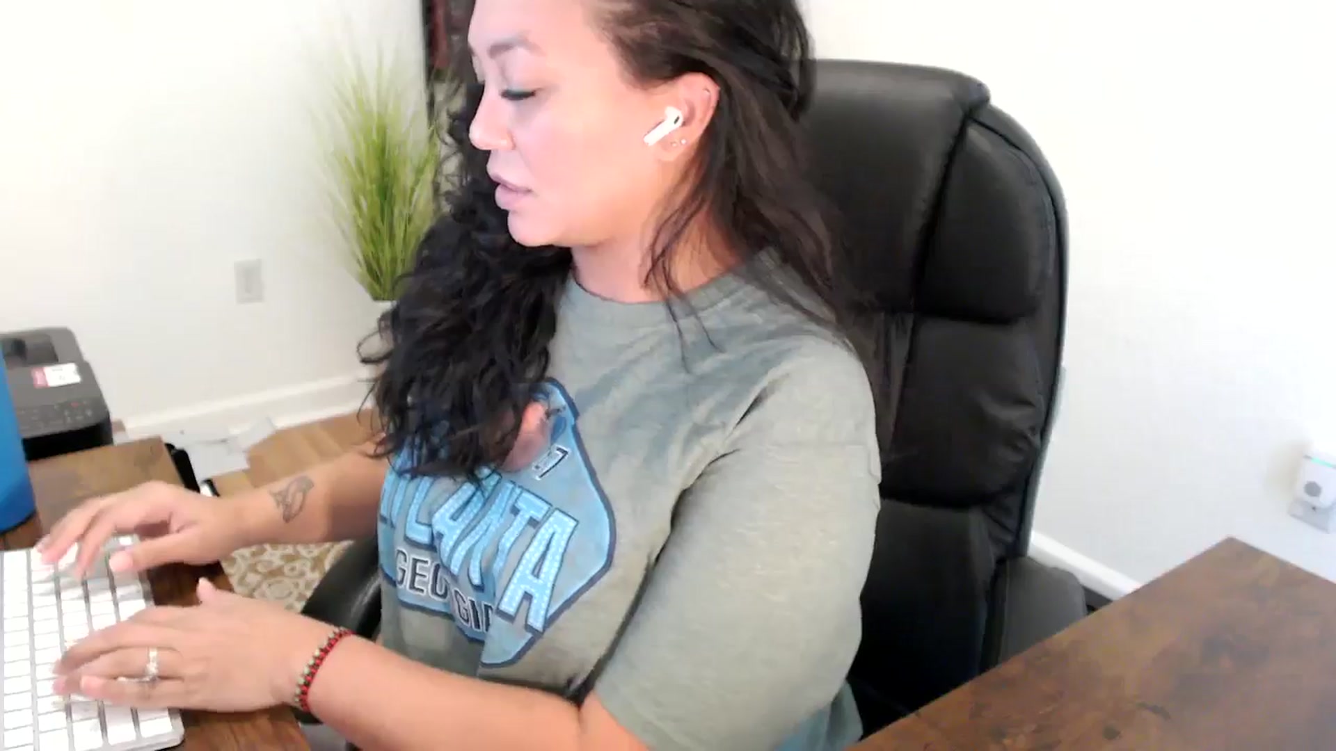 Gallery image thumbnail from MickaylaStar's myfreecams stream on, 08/18/2025, 20:43 image 13 of 20