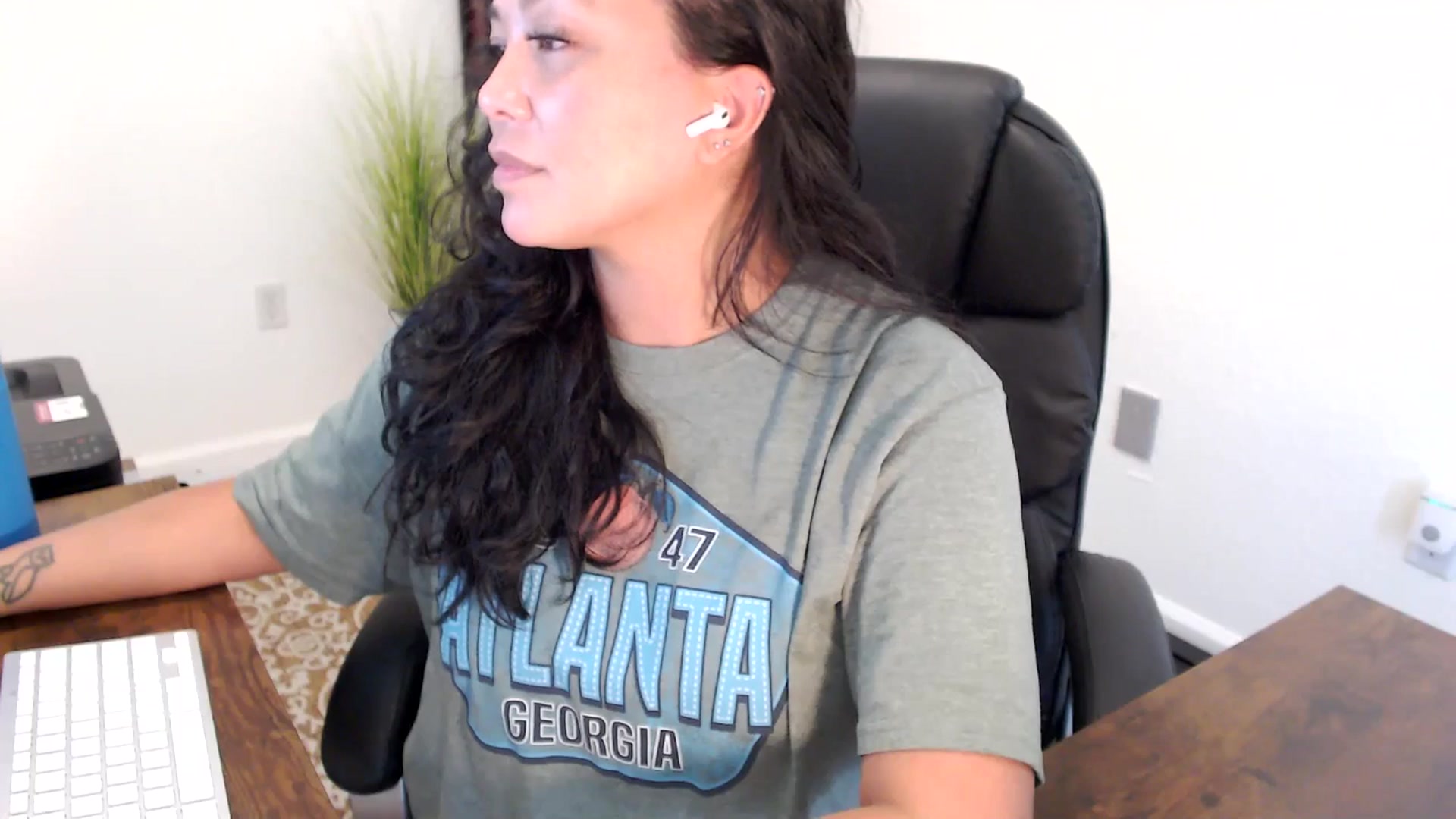 Gallery image thumbnail from MickaylaStar's myfreecams stream on, 08/18/2025, 20:43 image 8 of 20
