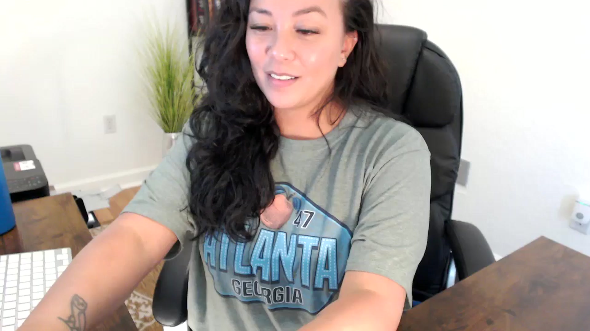 Gallery image thumbnail from MickaylaStar's myfreecams stream on, 08/18/2025, 21:20 image 1 of 20