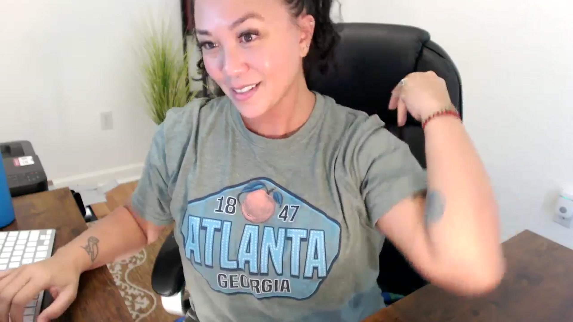 Gallery image thumbnail from MickaylaStar's myfreecams stream on, 08/18/2025, 21:20 image 3 of 20