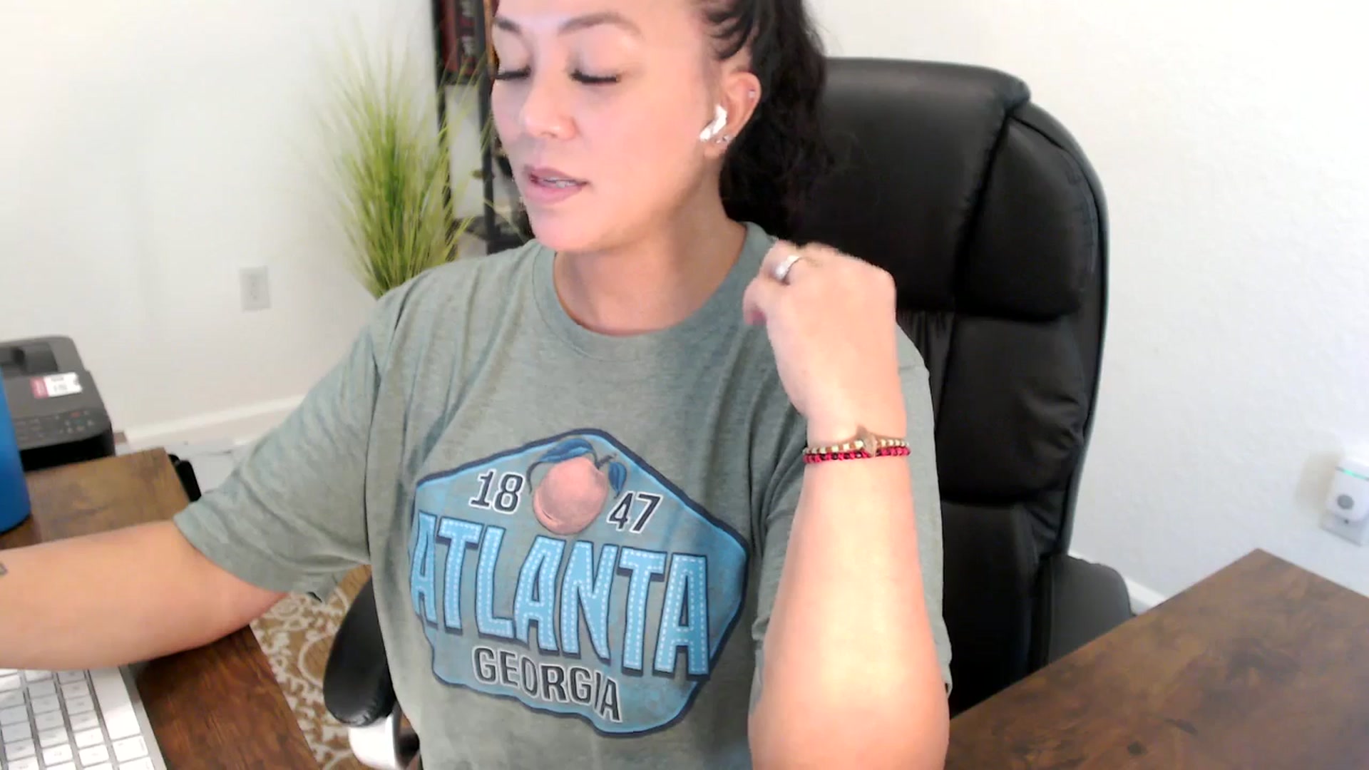 Gallery image thumbnail from MickaylaStar's myfreecams stream on, 08/18/2025, 21:20 image 13 of 20