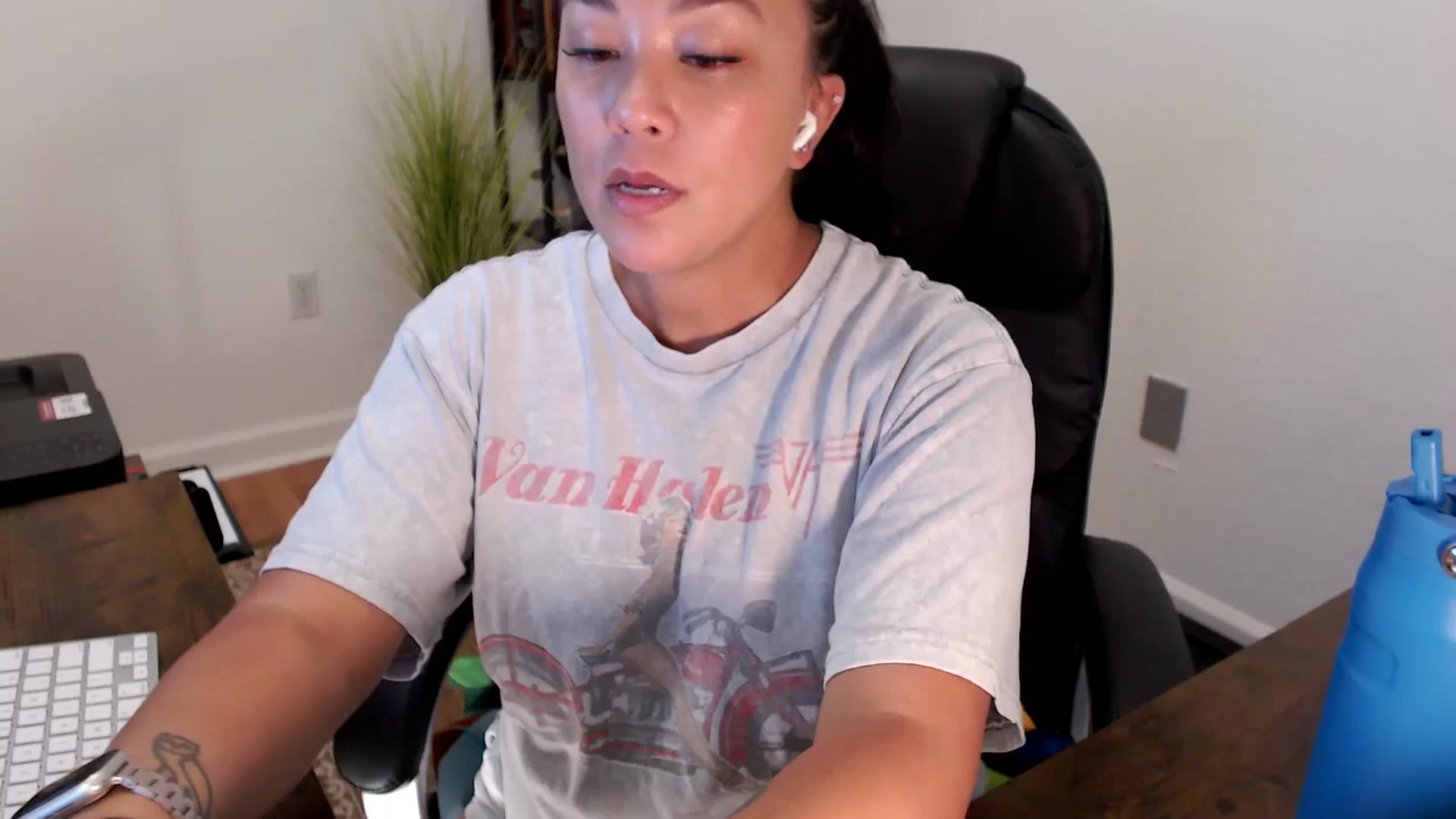 Gallery image thumbnail from MickaylaStar's myfreecams stream on, 08/19/2025, 18:09 image 1 of 20