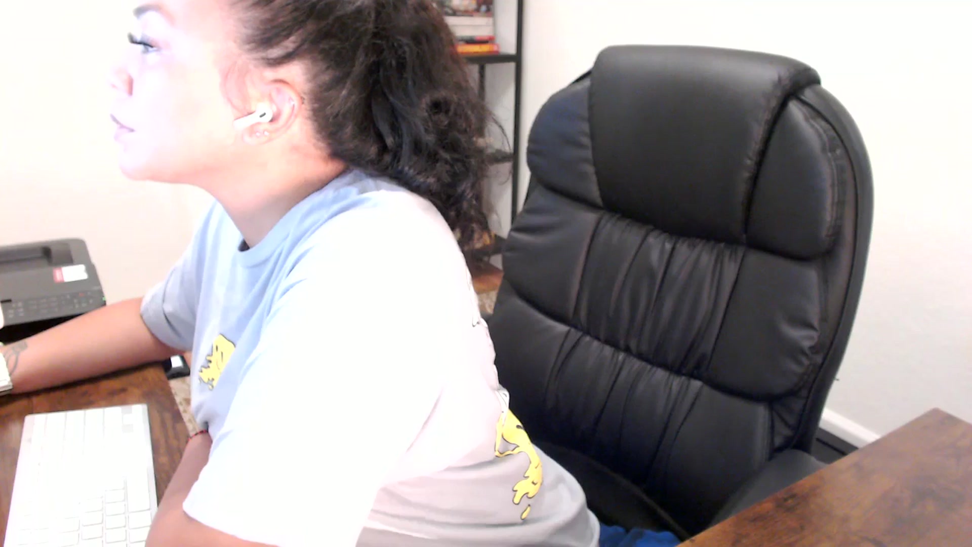 Gallery image thumbnail from MickaylaStar's myfreecams stream on, 08/20/2025, 13:19 image 8 of 20