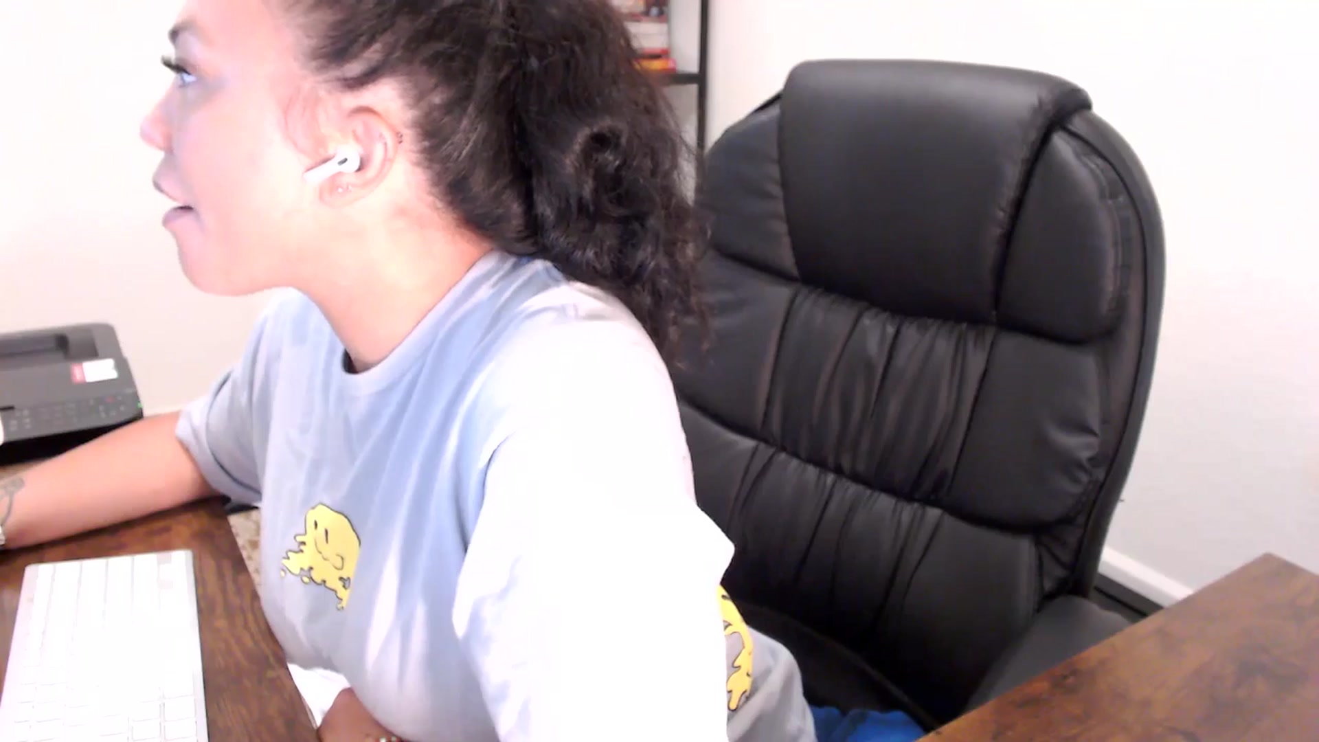 Gallery image thumbnail from MickaylaStar's myfreecams stream on, 08/20/2025, 13:19 image 15 of 20