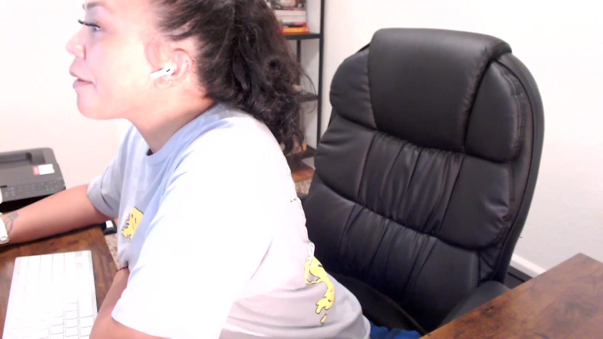 Gallery image thumbnail from MickaylaStar's myfreecams stream on, 08/20/2025, 13:19 image 9 of 20