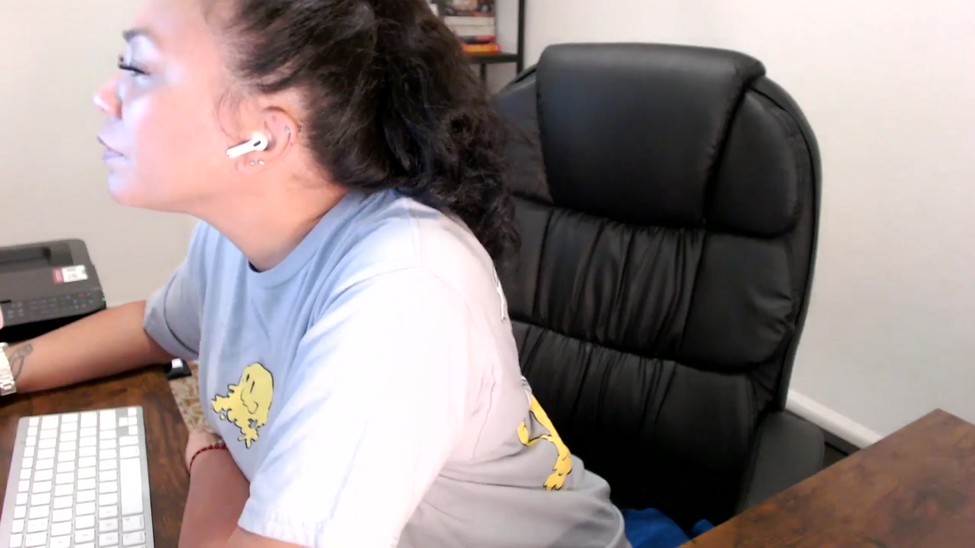 Gallery image thumbnail from MickaylaStar's myfreecams stream on, 08/20/2025, 13:19 image 10 of 20