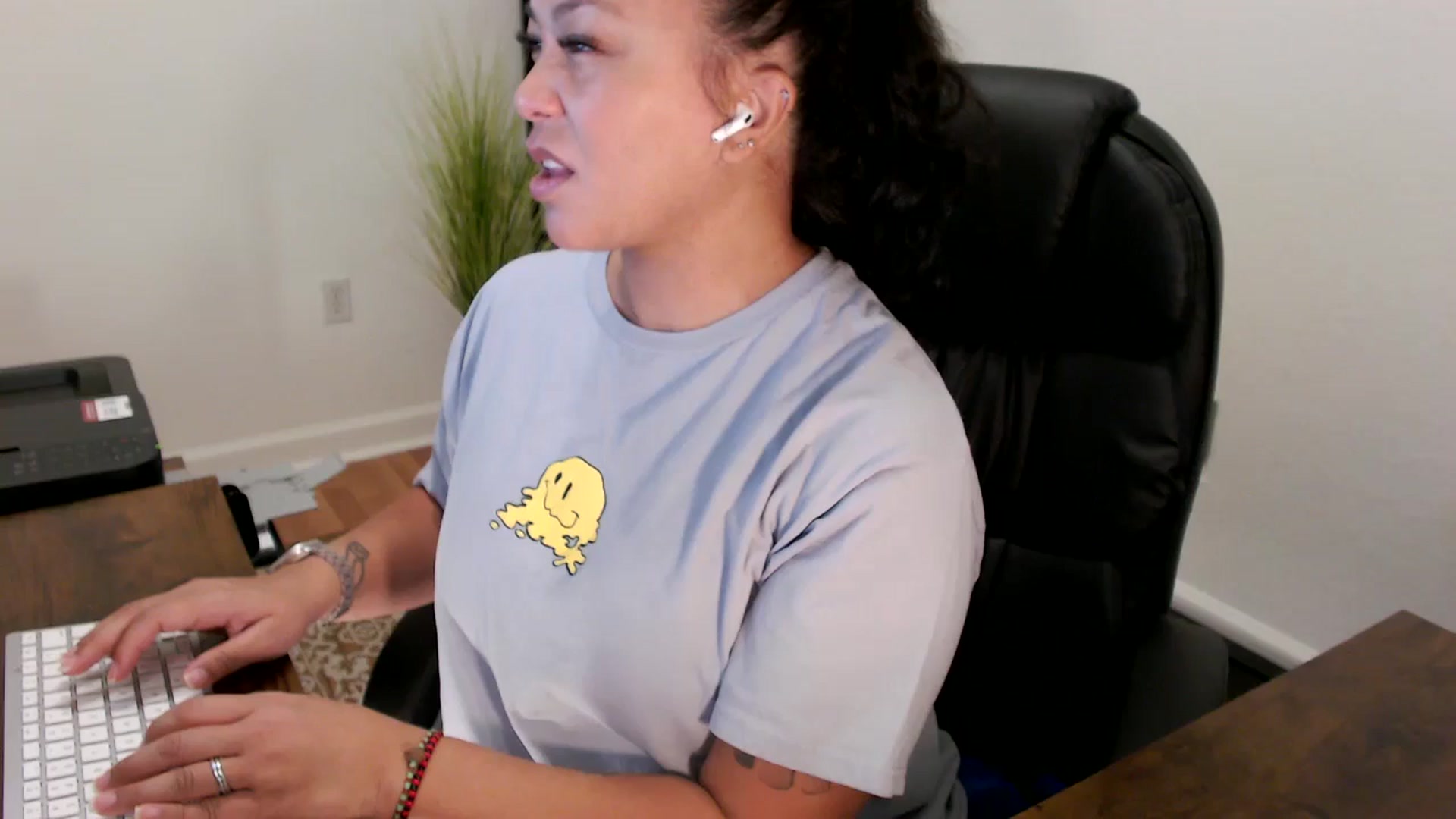 Gallery image thumbnail from MickaylaStar's myfreecams stream on, 08/20/2025, 13:19 image 1 of 20
