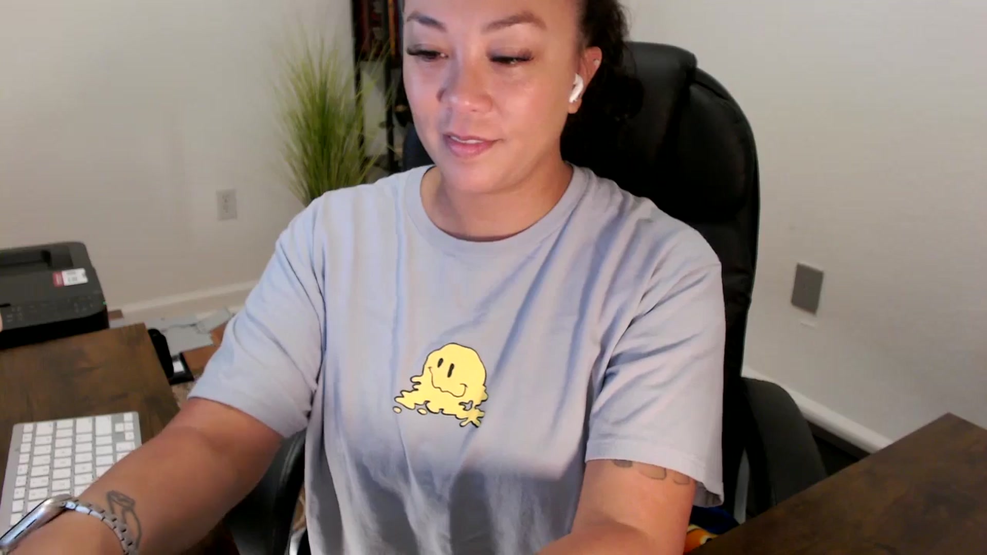 Gallery image thumbnail from MickaylaStar's myfreecams stream on, 08/20/2025, 13:19 image 18 of 20