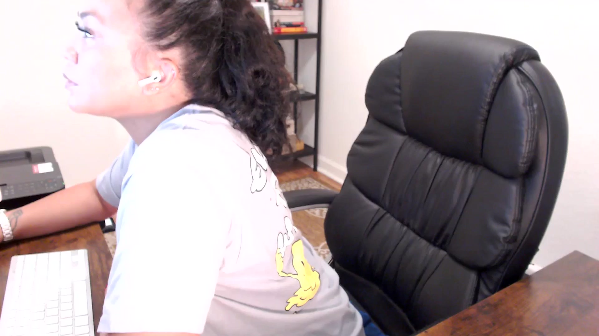 Gallery image thumbnail from MickaylaStar's myfreecams stream on, 08/20/2025, 13:19 image 12 of 20