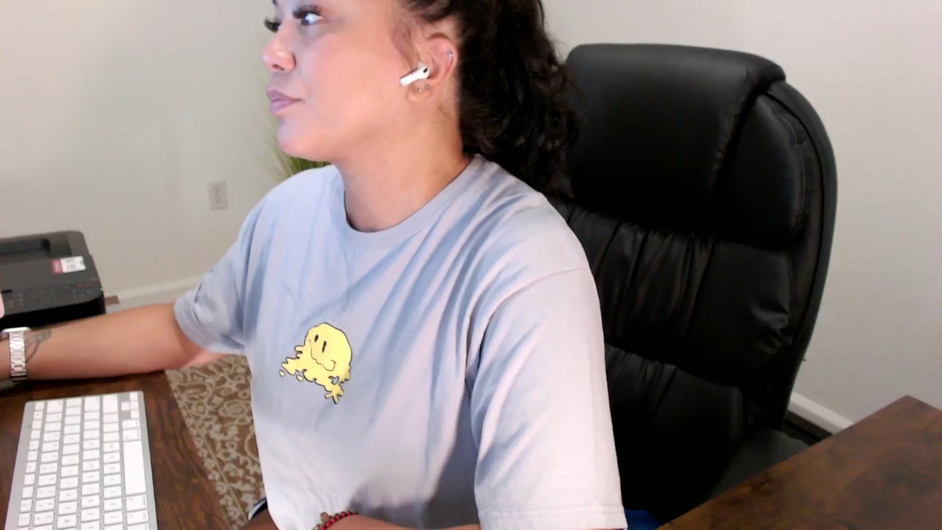 Gallery image thumbnail from MickaylaStar's myfreecams stream on, 08/20/2025, 13:19 image 6 of 20