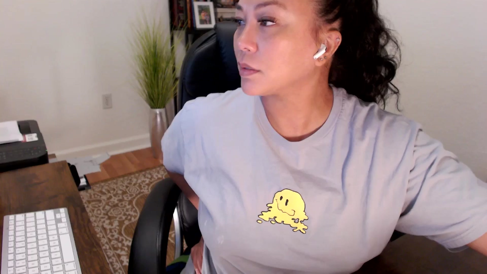 Gallery image thumbnail from MickaylaStar's myfreecams stream on, 08/20/2025, 13:49 image 14 of 20