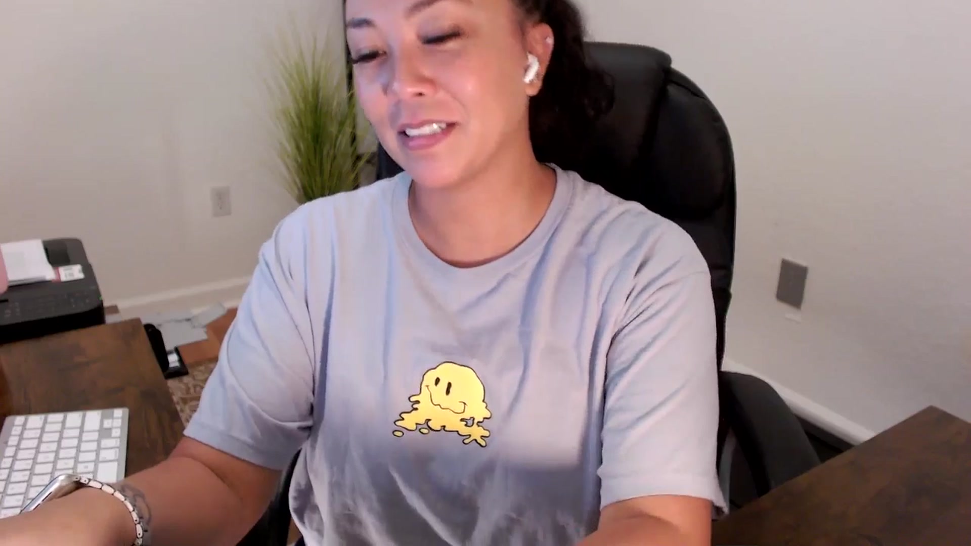 Gallery image thumbnail from MickaylaStar's myfreecams stream on, 08/20/2025, 13:49 image 4 of 20