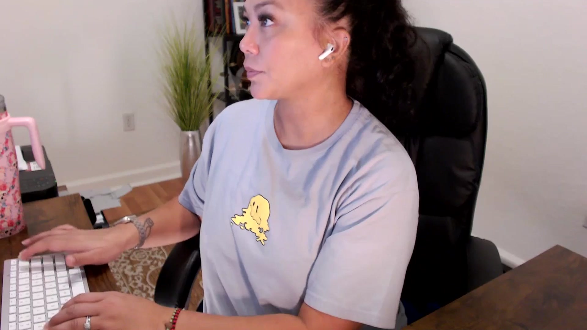Gallery image thumbnail from MickaylaStar's myfreecams stream on, 08/20/2025, 13:49 image 15 of 20
