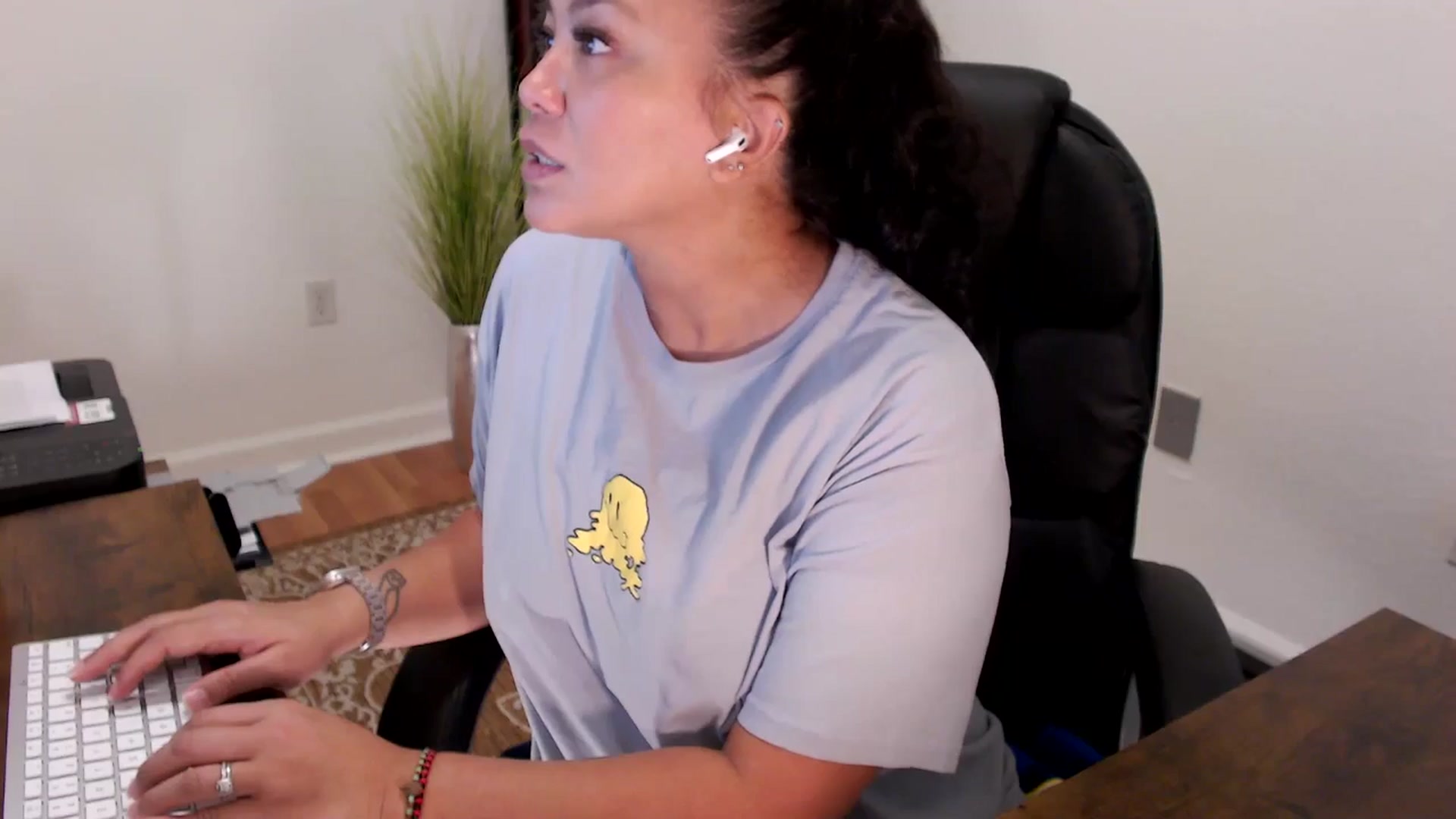Gallery image thumbnail from MickaylaStar's myfreecams stream on, 08/20/2025, 13:49 image 12 of 20